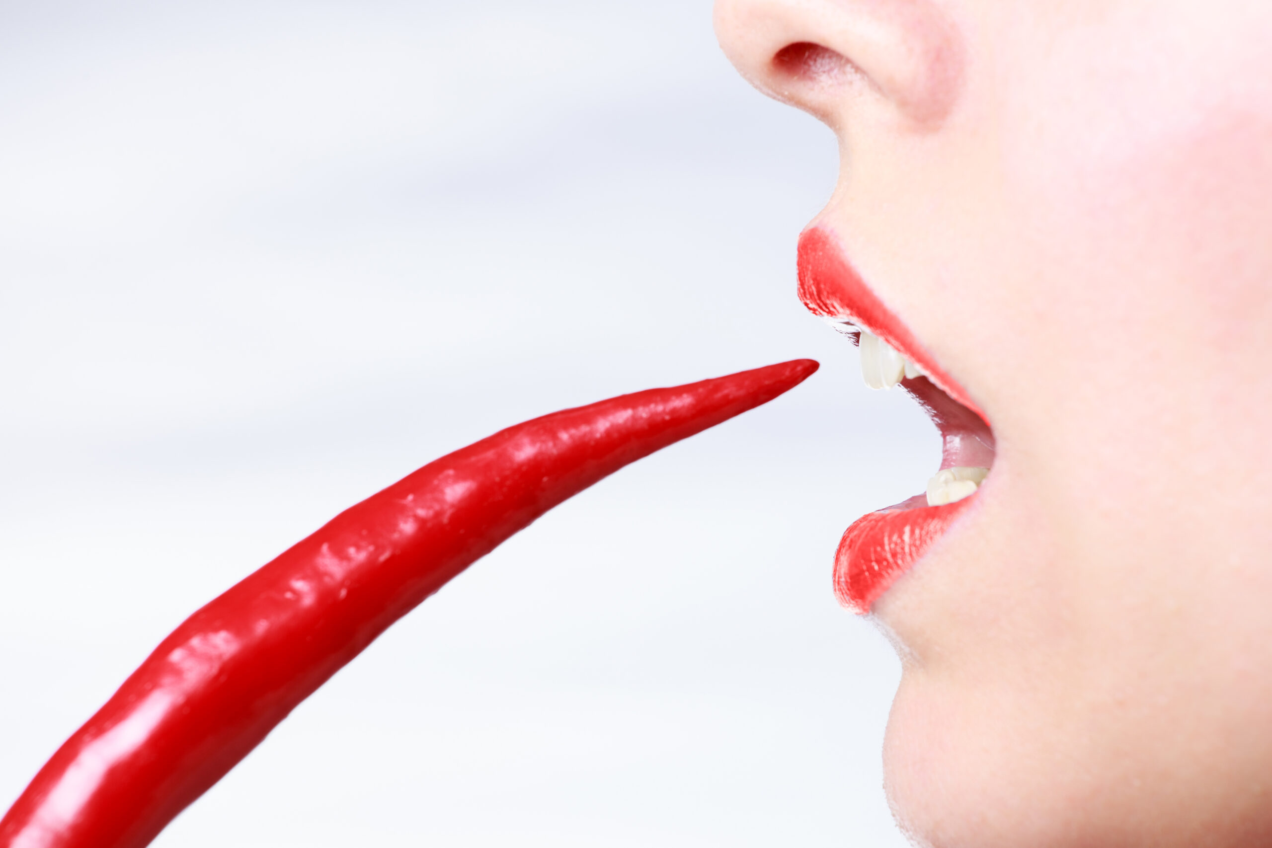 Sus Yoksa Ağzına Biber Sürerim